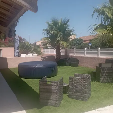 Simple & & Piscine & Valras-Plage