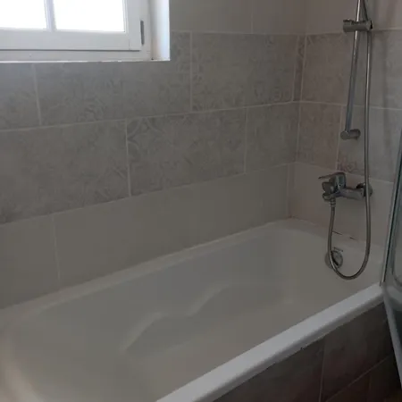 Simple & & Piscine & Guest house *